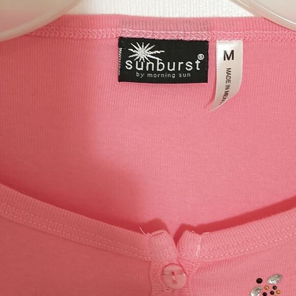 Sunburst Button Up Top Wmn's Sz M Pink Long Sleeve Soft Knit Embellished Cotton - Picture 2 of 9